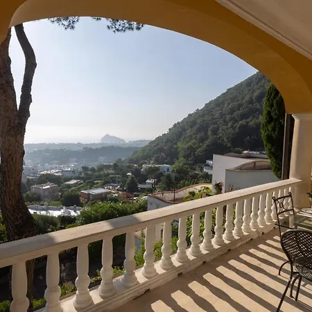 Villa Carina 12, Emma
